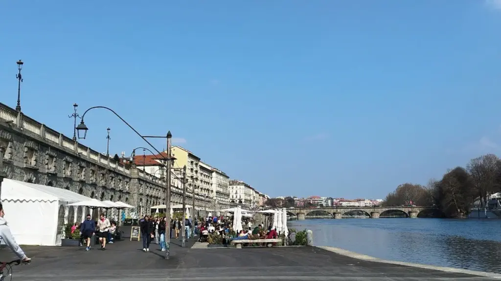 Sabato 5 giugno aprono ai Murazzi di Torino DesTEENazione: uno spazio dedicato ai giovani