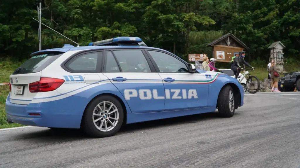 Su di lui gravava un mandato d’arresto internazionale: 70enne scoperto in un hotel di Torino